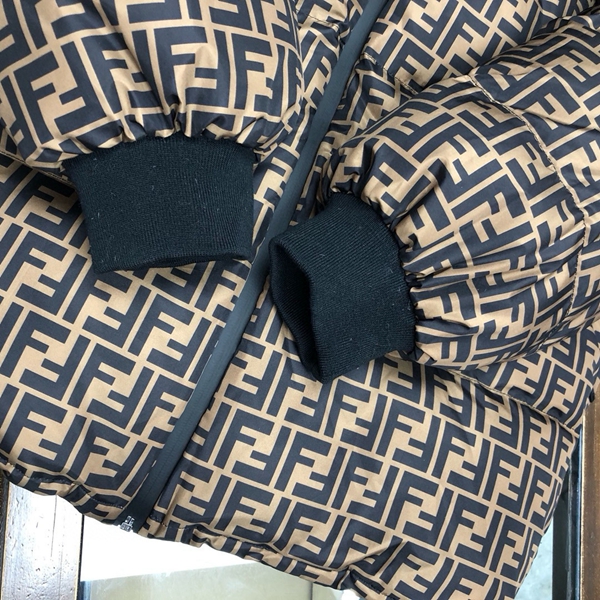 ハイクオリティダウンジャケット着用イメージ